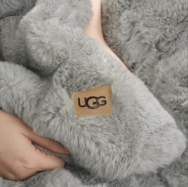 Bed Luxury Hotel Style Blankets - Image 2